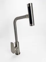 Grifo Cocina Pro 360° vista lateral — foto real